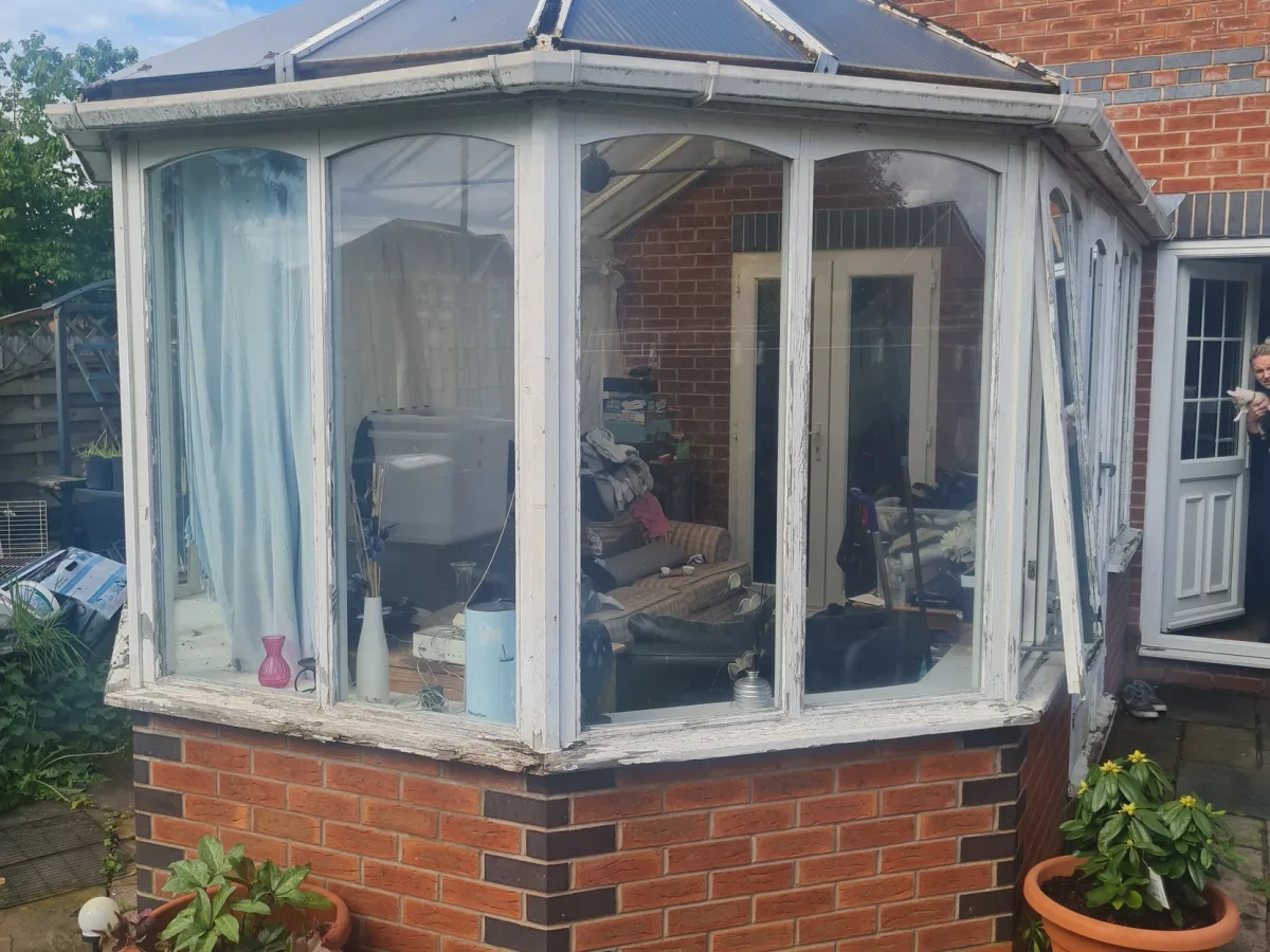 How to modernise your old polycarbonate roofed conservatory?
